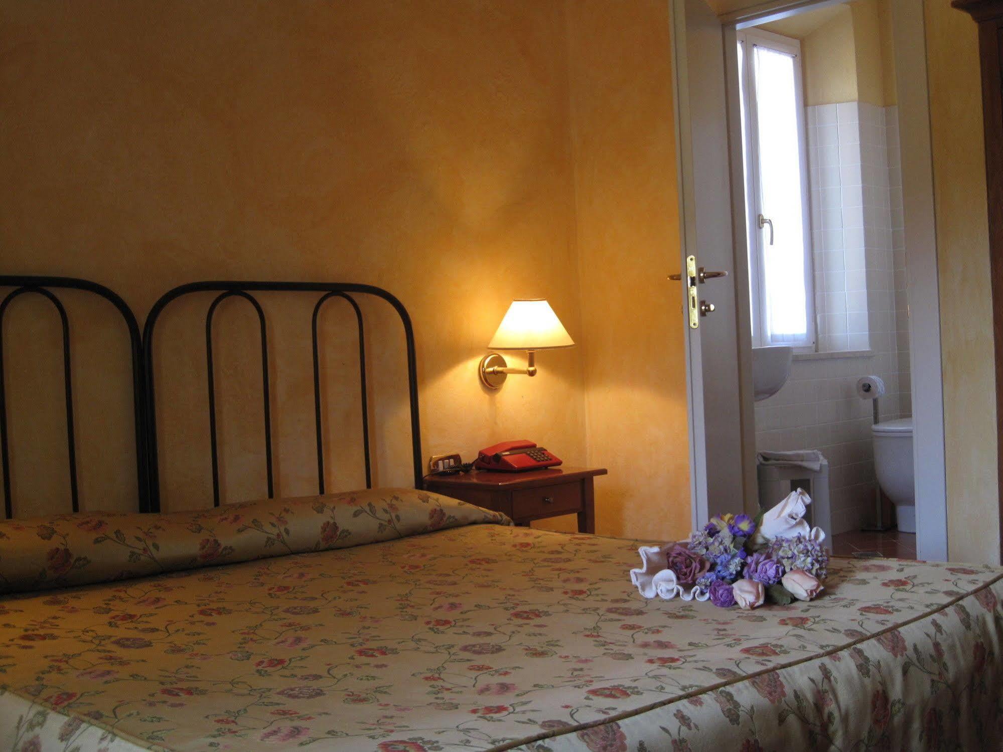 Terme San Filippo & Spa Castiglione dʼOrcia Exteriör bild